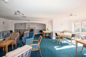 COMMUNAL LOUNGE- click for photo gallery